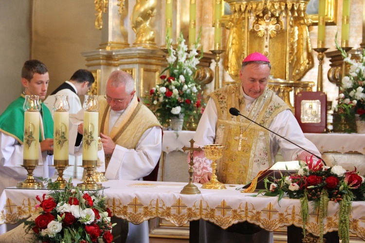 Biskup Andrzej Jeż w Siedliskach k. Bobowej