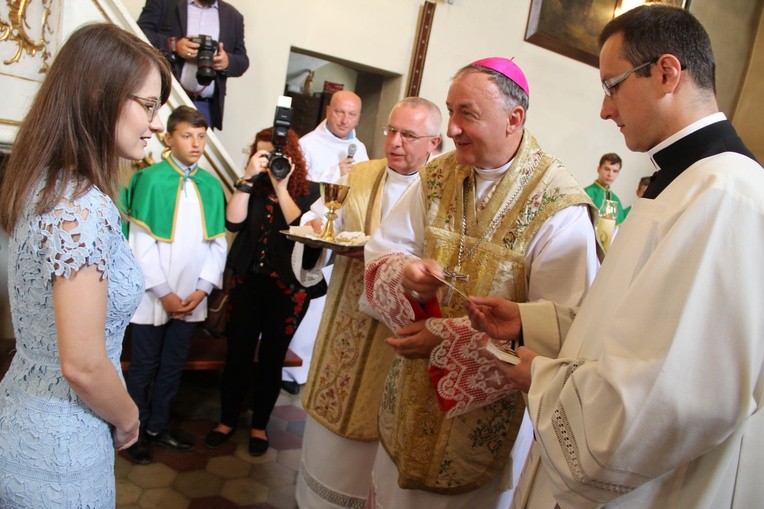 Biskup Andrzej Jeż w Siedliskach k. Bobowej
