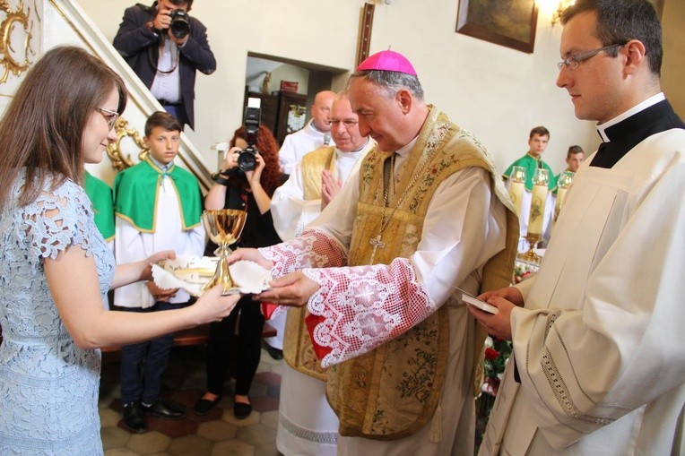 Biskup Andrzej Jeż w Siedliskach k. Bobowej