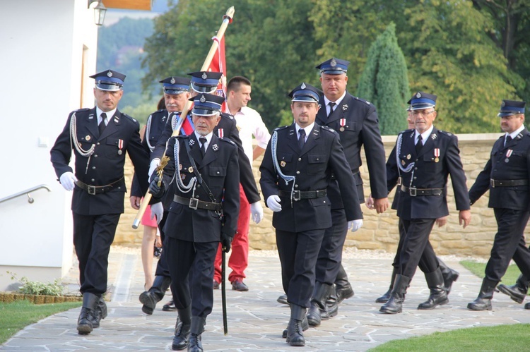 Biskup Andrzej Jeż w Siedliskach k. Bobowej