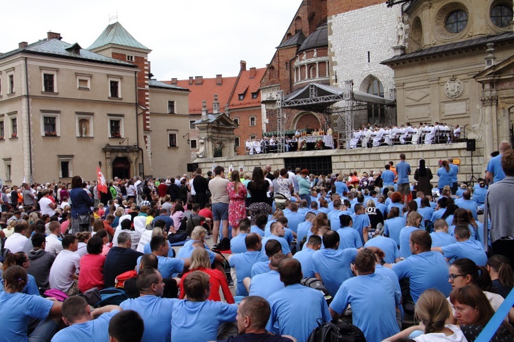 Wyjście 38. Pieszej Pielgrzymki Krakowskiej z Wawelu na Jasną Górę