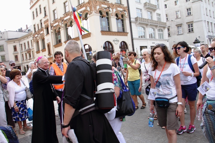 Wyjście 38. Pieszej Pielgrzymki Krakowskiej z Wawelu na Jasną Górę