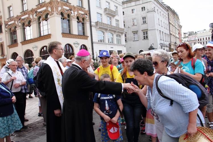 Wyjście 38. Pieszej Pielgrzymki Krakowskiej z Wawelu na Jasną Górę