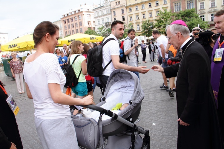 Wyjście 38. Pieszej Pielgrzymki Krakowskiej z Wawelu na Jasną Górę