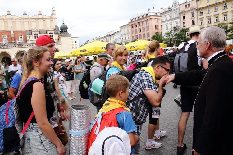 Wyjście 38. Pieszej Pielgrzymki Krakowskiej z Wawelu na Jasną Górę