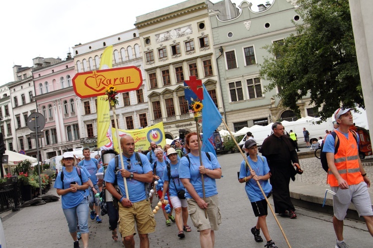 Wyjście 38. Pieszej Pielgrzymki Krakowskiej z Wawelu na Jasną Górę