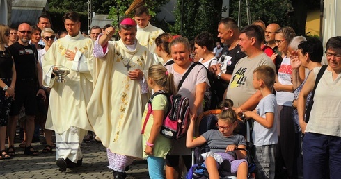 Pokropieni wodą święconą wyruszyli na szlak!