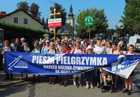 Bielsko-żywieccy pielgrzymi wyruszyli dziś z Hałcnowa na Jasną Górę.