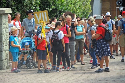 Pielgrzymi grup 6-9 w Pisarzowicach - 2018