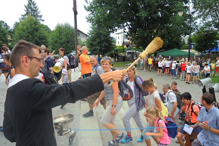 Pielgrzymi grup 6-9 w Pisarzowicach - 2018