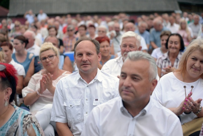 Parafia w Lipie - poświęcenie po renowacji