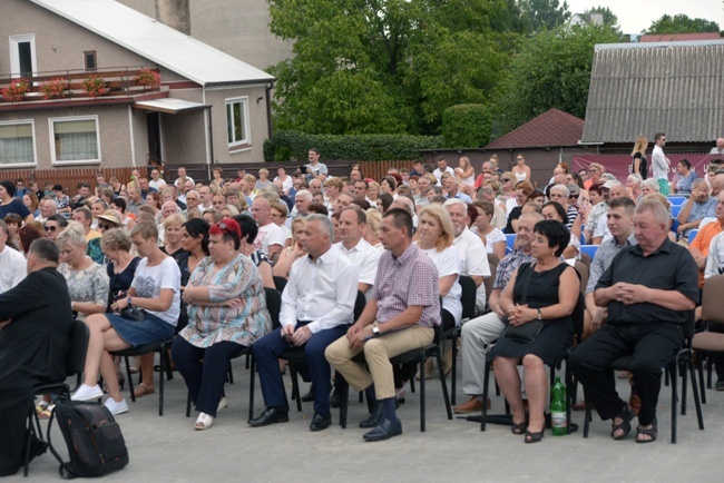 Parafia w Lipie - poświęcenie po renowacji