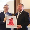 Wiceminister Stanisław Szwed podziękował  za pomoc w przygotowaniu konsultacji prezesowi SI Eurobeskidy Stanisławowi Handerkowi