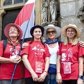 ▼	W tym roku we wszystkich grupach dominowały akcenty patriotyczne.