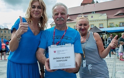 ▲	Po raz szósty fundacja namówiła darłowian do pomagania hospicjum.