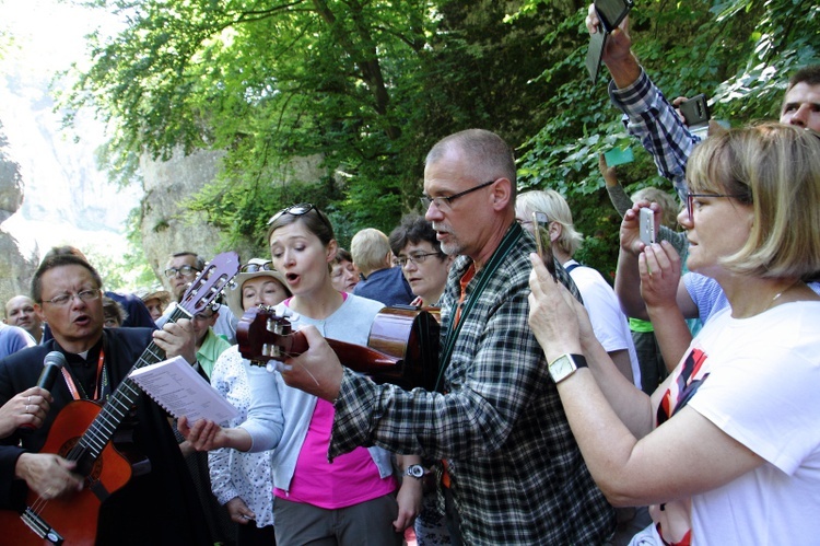 Abp Grzegorz Ryś w odwiedzinach u wspólnoty śródmiejskiej 38. PPK