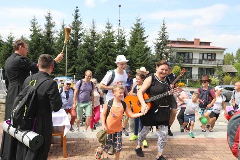 Pielgrzymi hałcnowscy w Wilamowicach - 2018