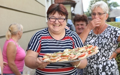 Kanapki muszą być obowiązkowo - mówiły uśmiechnięte panie z Zasola Bielańskiego