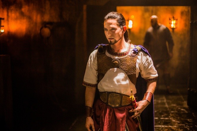 Jackson Rathbone, czyli książę Ralla. Kadr z filmu "Samson"