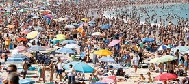 W Kraju Basków zanotowano rekordowe temperatury, dochodzące do 48 stopni C. 
6.07.2018 Plaża w San Sebastián Hiszpania