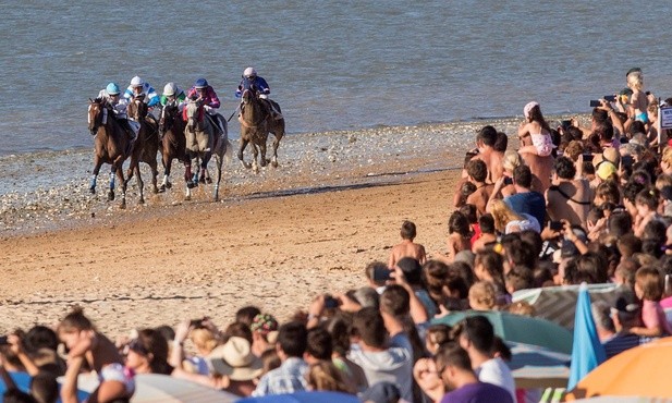 Gonitwa na plaży