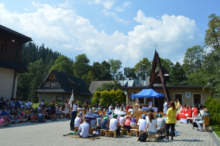 Poświęcenie domu rekolekcyjnego w Suchem