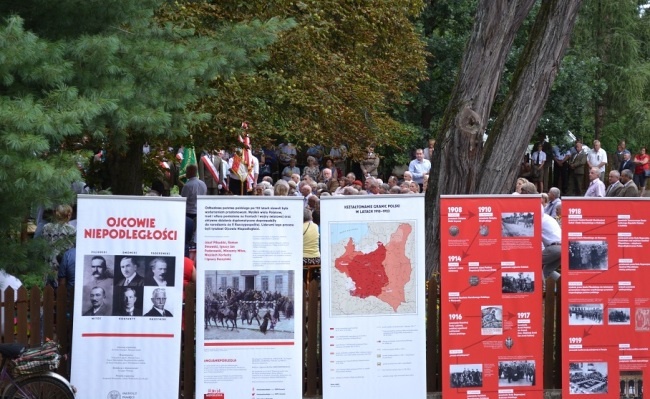 Uroczystości patriotyczne w Borowinie