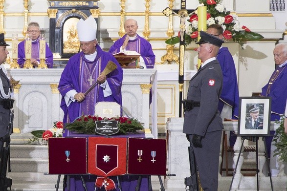 Dobry i wierny "Motyl" odfrunął do nieba