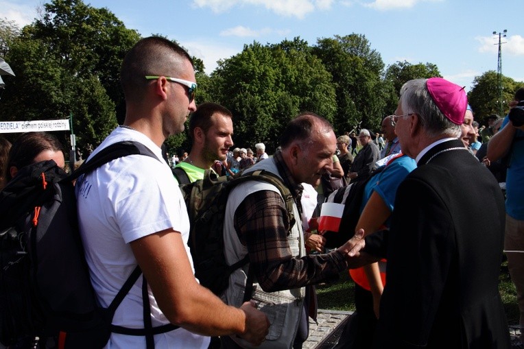 38. PPK na Jasnej Górze - powitanie przez abp. Marka Jędraszewskiego