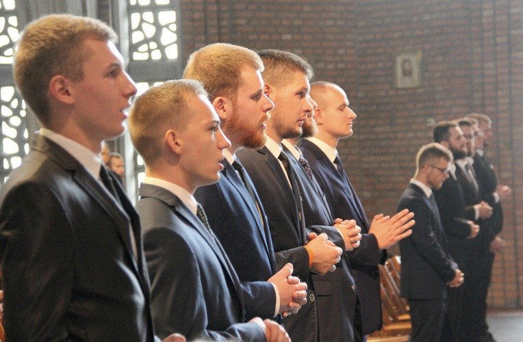 Obłóczyny na Służewie