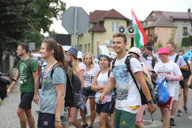 Pielgrzymi hałcnowscy na postoju w Sławkowie - 2018