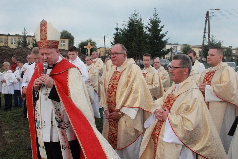 Poświęcenie placu budowy kościoła w Redzie-Ciechocinie