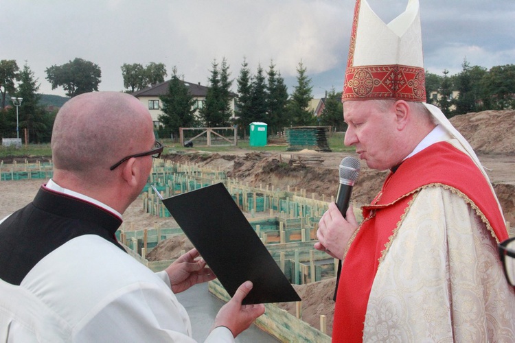 Poświęcenie placu budowy kościoła w Redzie-Ciechocinie