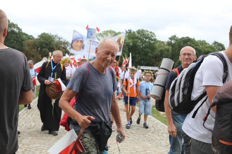 Powitanie 27. Pielgrzymki Diecezji Bielsko-Żywieckiej - grupy hałcnowskie na Jasnej Górze - 2018