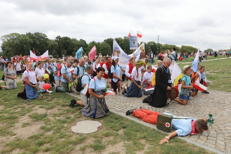 Powitanie 27. Pielgrzymki Diecezji Bielsko-Żywieckiej - grupy hałcnowskie na Jasnej Górze - 2018