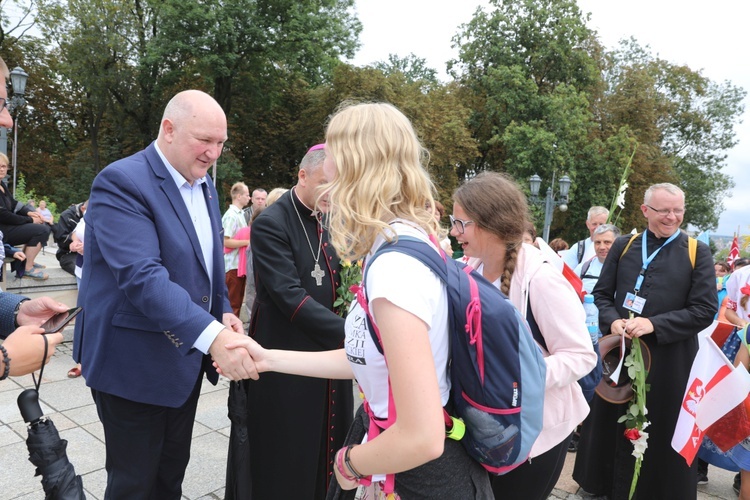 Powitanie 27. Pielgrzymki Diecezji Bielsko-Żywieckiej - grupy hałcnowskie na Jasnej Górze - 2018