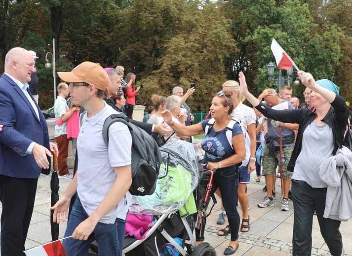 Powitanie 27. Pielgrzymki Diecezji Bielsko-Żywieckiej - grupy hałcnowskie na Jasnej Górze - 2018