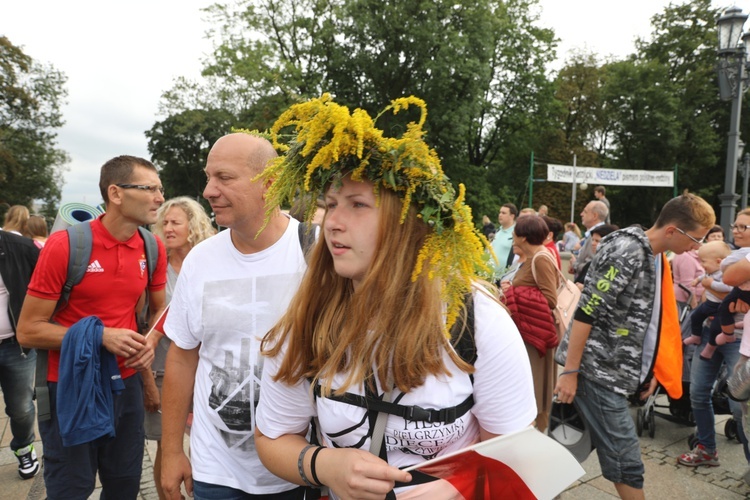 Powitanie 27. Pielgrzymki Diecezji Bielsko-Żywieckiej - grupy hałcnowskie na Jasnej Górze - 2018