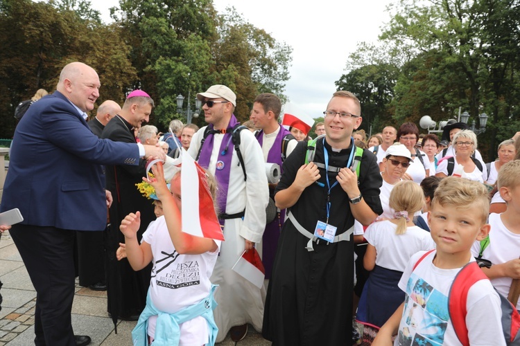 Powitanie 27. Pielgrzymki Diecezji Bielsko-Żywieckiej - grupy hałcnowskie na Jasnej Górze - 2018