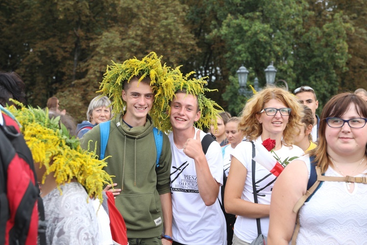 Powitanie 27. Pielgrzymki Diecezji Bielsko-Żywieckiej - grupy hałcnowskie na Jasnej Górze - 2018