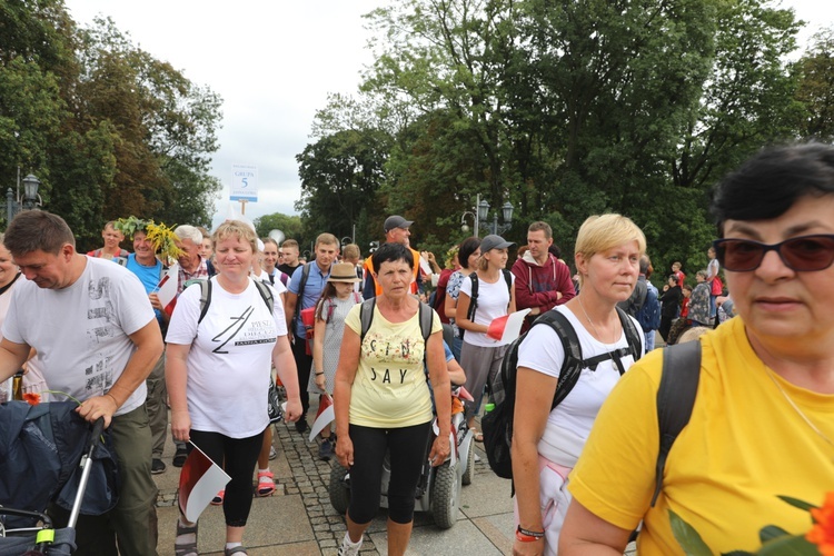 Powitanie 27. Pielgrzymki Diecezji Bielsko-Żywieckiej - grupy hałcnowskie na Jasnej Górze - 2018