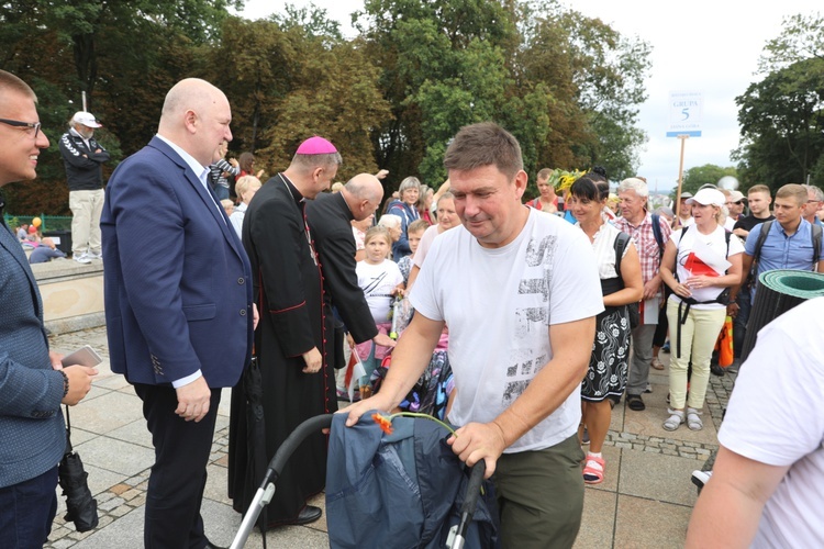 Powitanie 27. Pielgrzymki Diecezji Bielsko-Żywieckiej - grupy hałcnowskie na Jasnej Górze - 2018