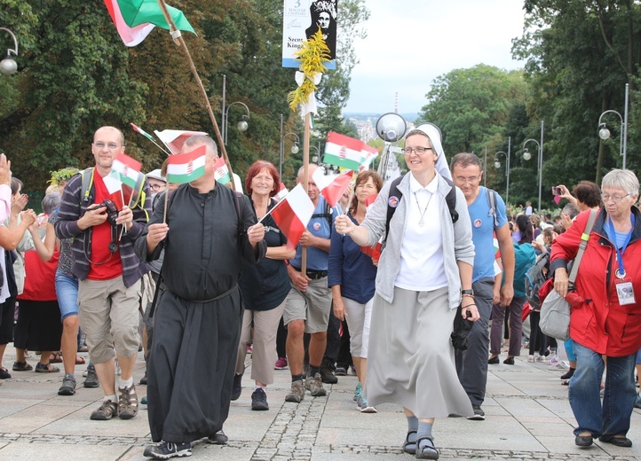 Powitanie 27. Pielgrzymki Diecezji Bielsko-Żywieckiej - grupy hałcnowskie na Jasnej Górze - 2018