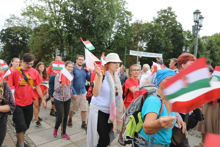 Powitanie 27. Pielgrzymki Diecezji Bielsko-Żywieckiej - grupy hałcnowskie na Jasnej Górze - 2018