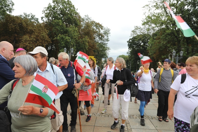 Powitanie 27. Pielgrzymki Diecezji Bielsko-Żywieckiej - grupy hałcnowskie na Jasnej Górze - 2018