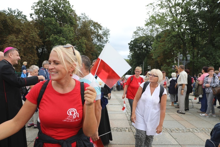 Powitanie 27. Pielgrzymki Diecezji Bielsko-Żywieckiej - grupy hałcnowskie na Jasnej Górze - 2018