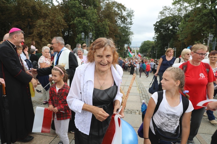 Powitanie 27. Pielgrzymki Diecezji Bielsko-Żywieckiej - grupy hałcnowskie na Jasnej Górze - 2018