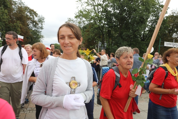 Powitanie 27. Pielgrzymki Diecezji Bielsko-Żywieckiej - grupy hałcnowskie na Jasnej Górze - 2018