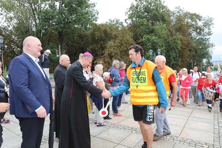 Powitanie 27. Pielgrzymki Diecezji Bielsko-Żywieckiej - grupy hałcnowskie na Jasnej Górze - 2018