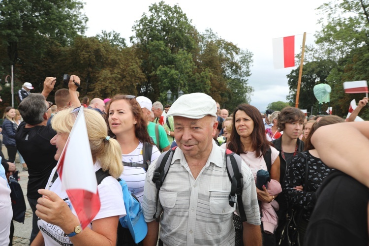 Powitanie 27. Pielgrzymki Diecezji Bielsko-Żywieckiej - grupy hałcnowskie na Jasnej Górze - 2018